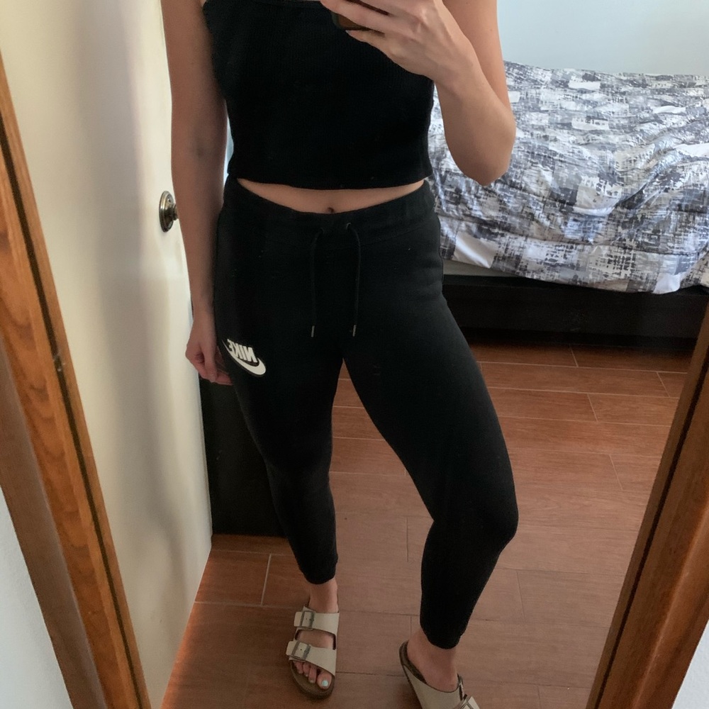 Black nike sweats